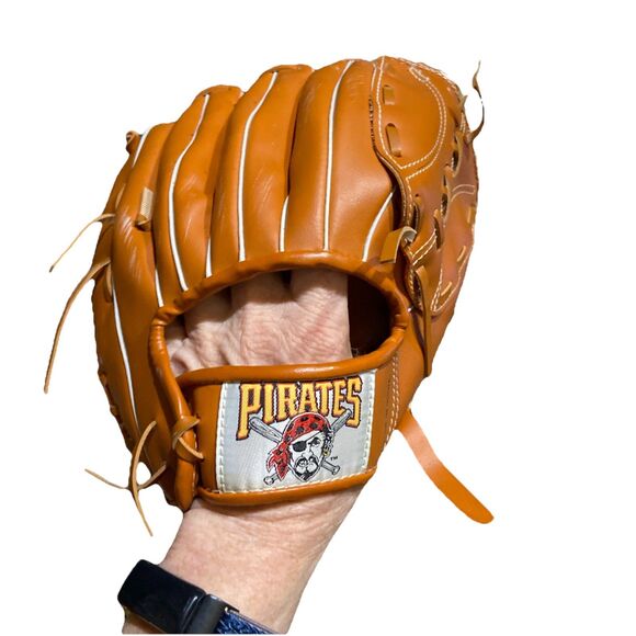 PITTSBURGH PIRATES SGA CHILD'S BASEBALL GLOVE sponsored by GIANT EAGLE - NEW - Picture 2 of 3